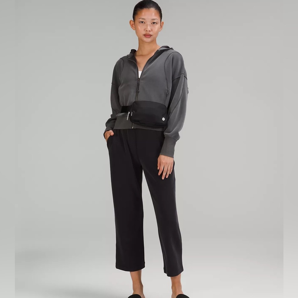 Lululemon Everywhere 1L belt bag - extended strap